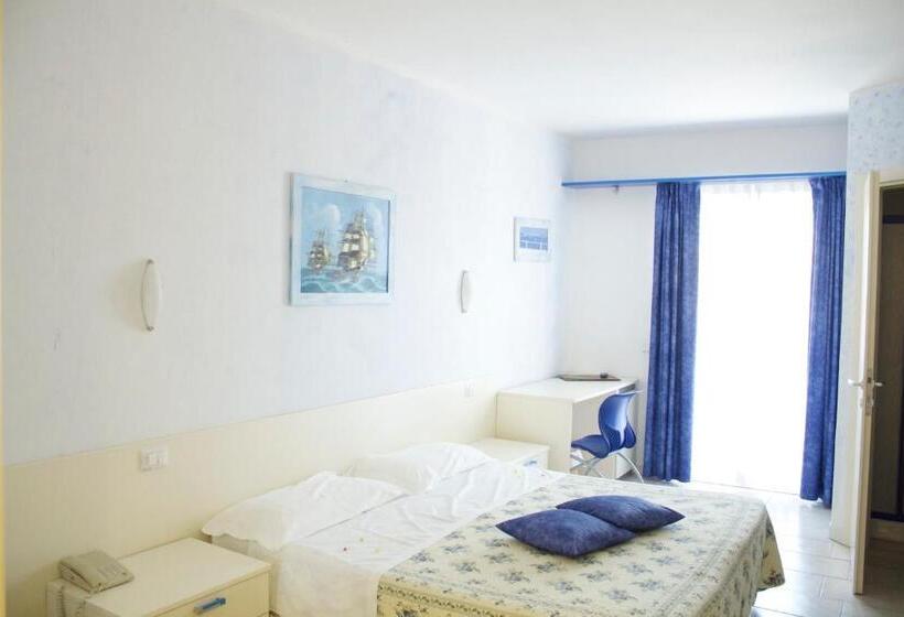 חדר לארבעה סטנדרטי עם מרפסת, Del Sole