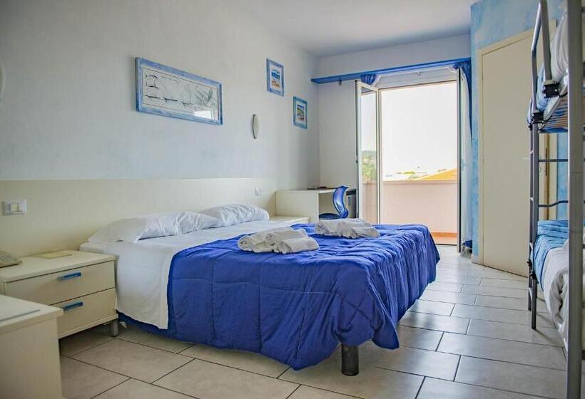 חדר לארבעה סטנדרטי עם מרפסת, Del Sole