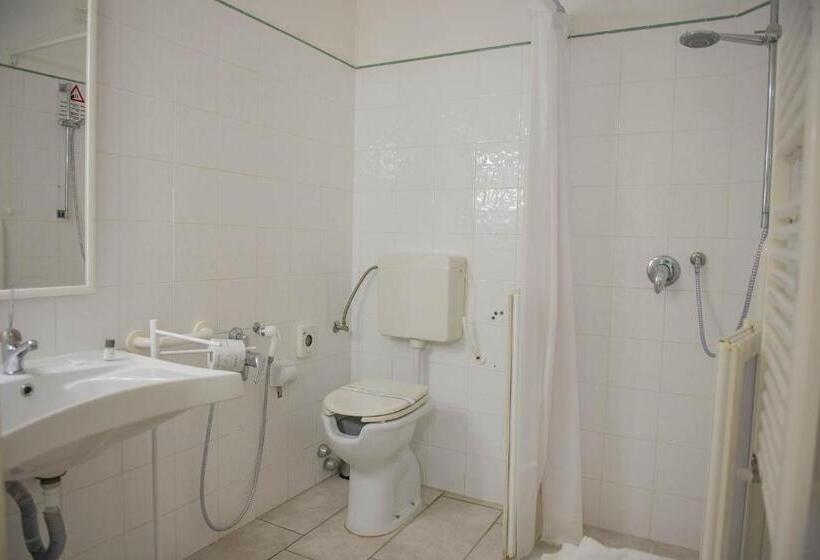 חדר סטנדרט יחיד מותאם לאדם עם מוגבלויות, Del Sole