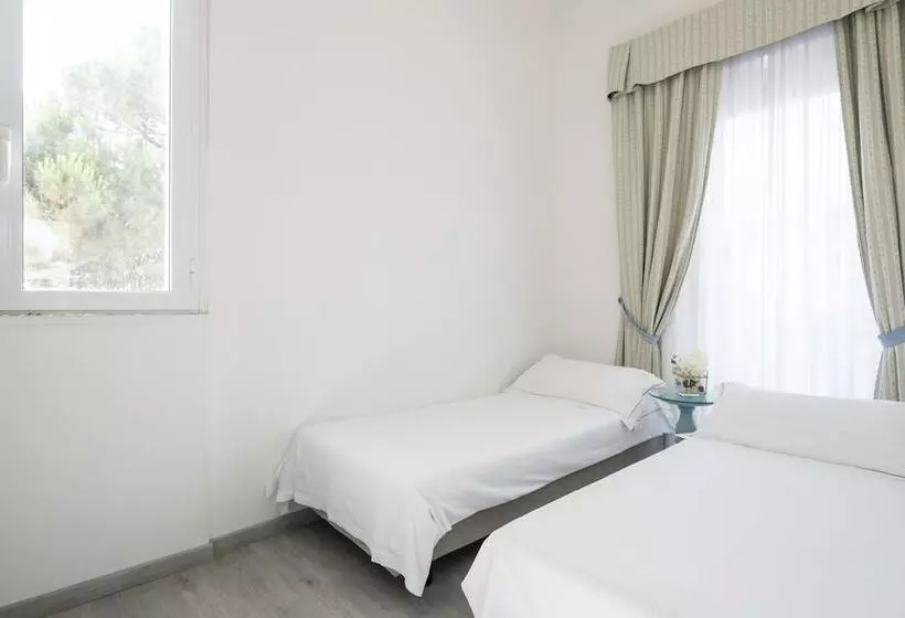 Standard Kolmen Hengen Huone, Del Sole