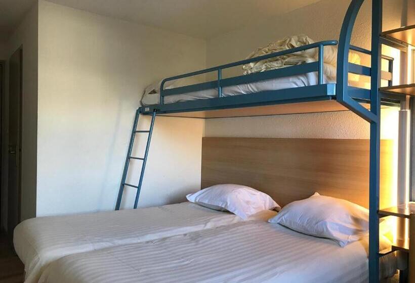 Номер Стандарт Трехместный, Brit Hotel Essentiel Deltour Mende