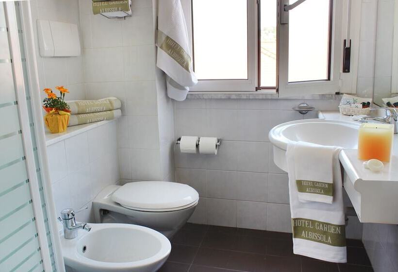 غرفة قياسية, Garden