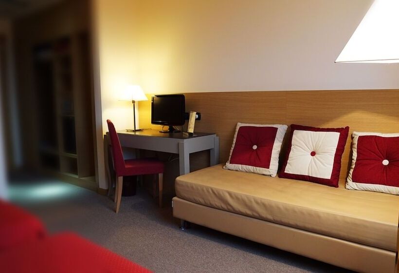 Camera Standard, Garden