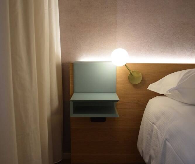 Camera Superiore, Garden