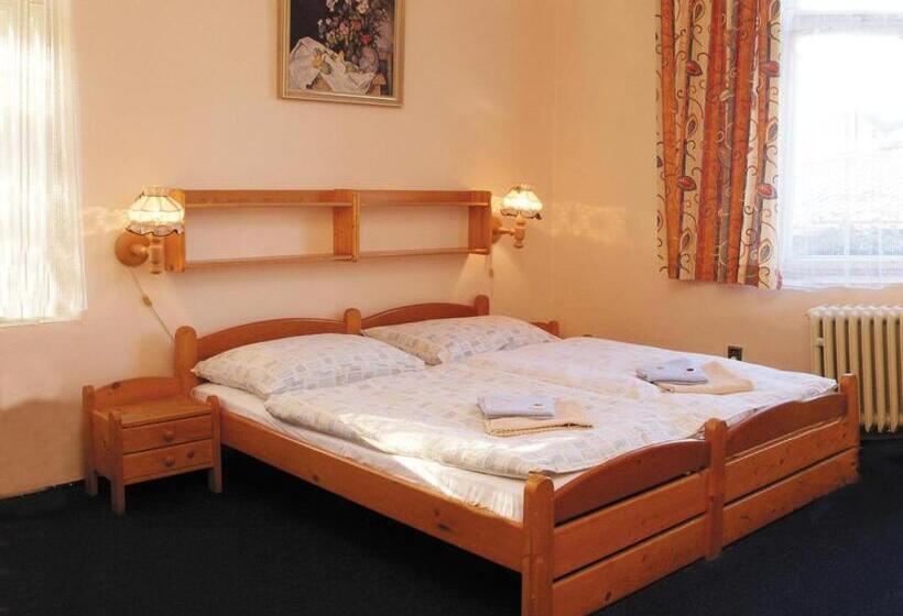 이코노미 룸, Grand