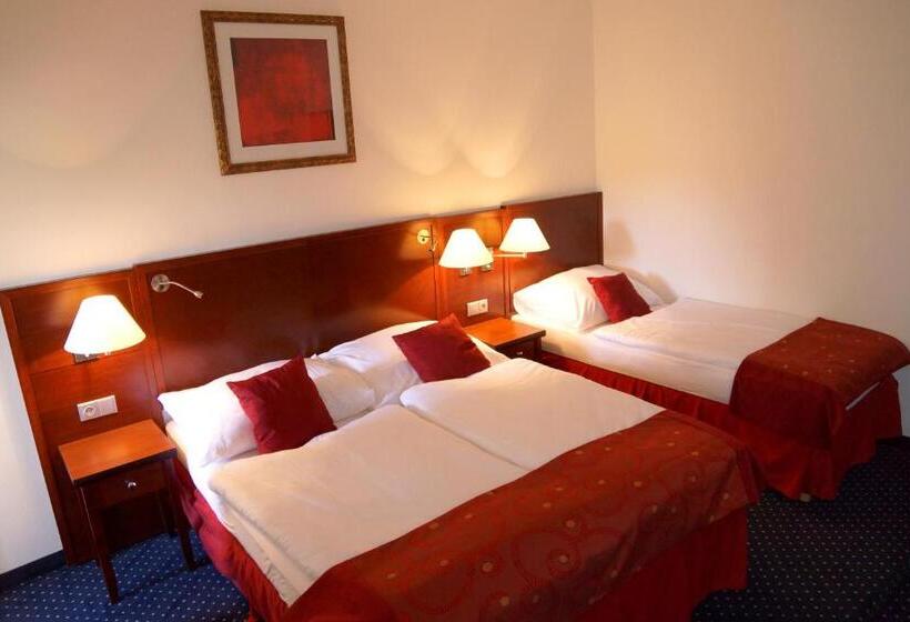 스탠다드 트리플 룸, Grand