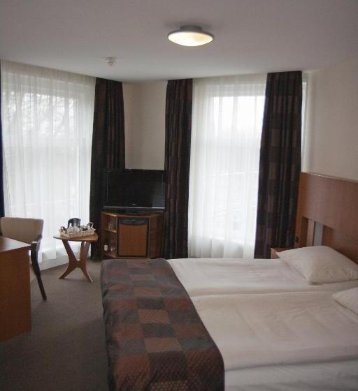 Deluxe Room, Het Rechthuis