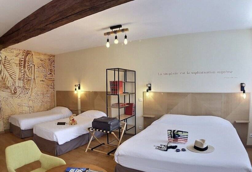 חדר סטנדרט לארבעה, Logis Hôtel Du Cygne