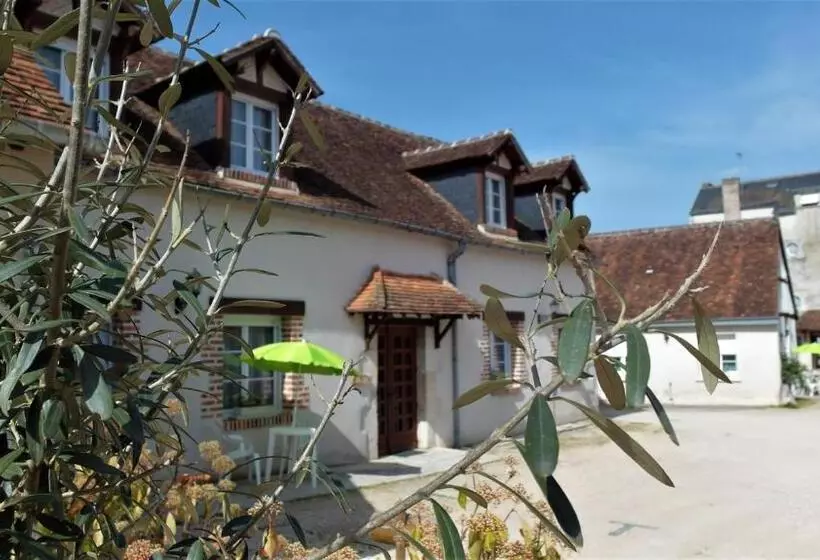 スタンダードトリプルルーム, Logis Hôtel Du Cygne