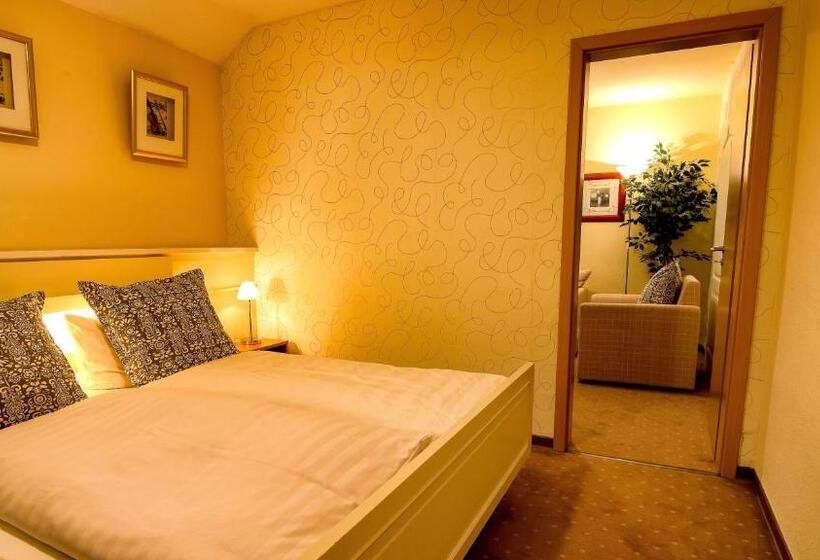 스탠다드 트리플 룸, Palatino