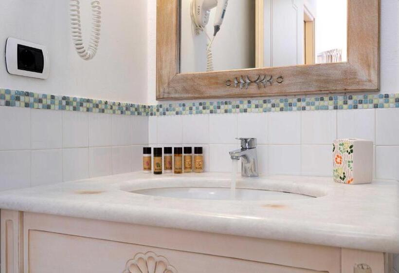 استودیوی استاندارد, Porto Giunco Residence