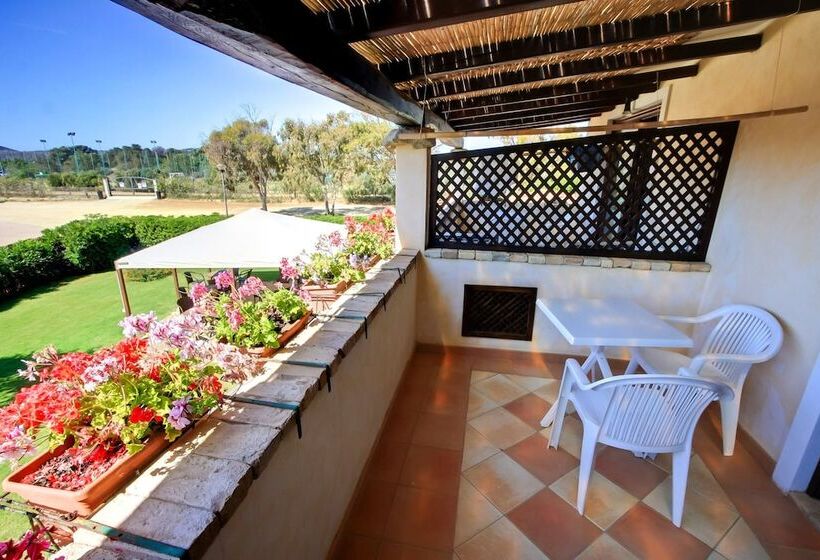 استودیوی استاندارد, Porto Giunco Residence