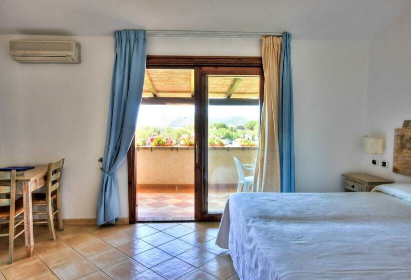 استودیوی استاندارد, Porto Giunco Residence