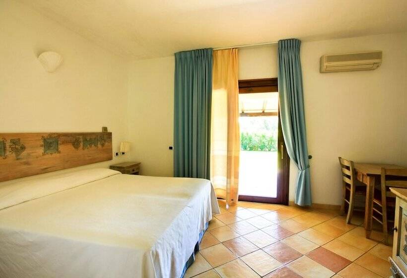 استودیوی سوپریور, Porto Giunco Residence