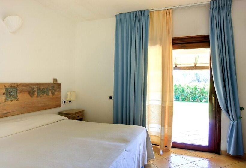 استودیوی سوپریور, Porto Giunco Residence