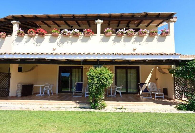 استودیوی سوپریور, Porto Giunco Residence