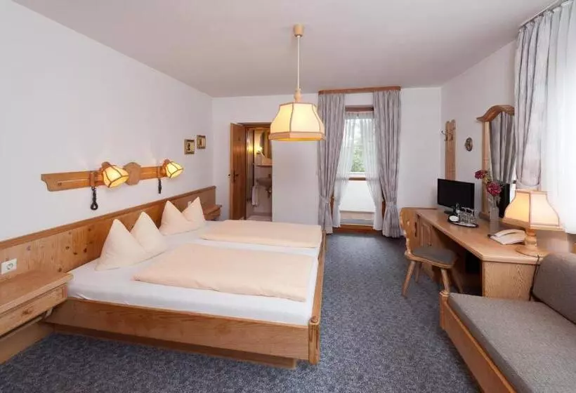 Standard Triple Room, Sindersdorfer Hof
