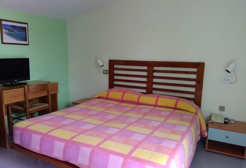 اتاق استاندارد با چشم‌انداز باغ, Vela Velo Club Vieste