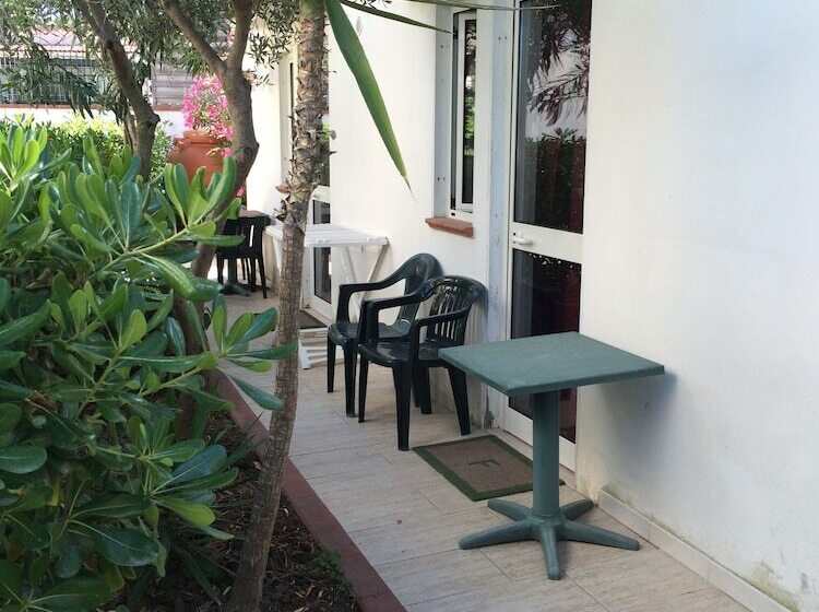 اتاق استاندارد با چشم‌انداز باغ, Vela Velo Club Vieste