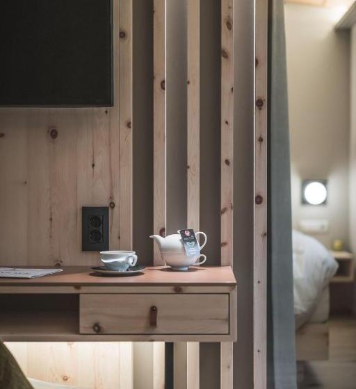 小型套房带阳台, Kronplatz Resort Berghotel Zirm