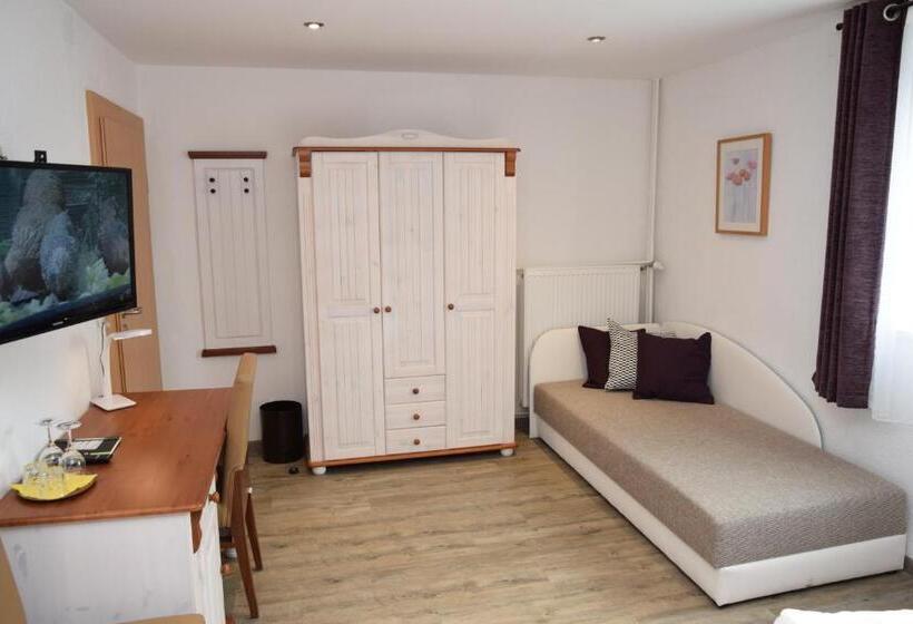 Номер Стандарт Трехместный, Landhotel Steigerwaldhaus