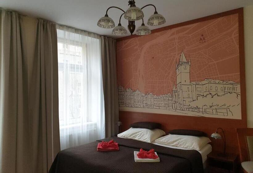 Standard Room, Aaron