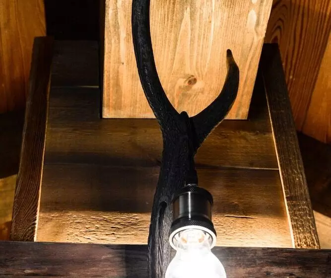استودیوی استاندارد, Chalet Della Guida