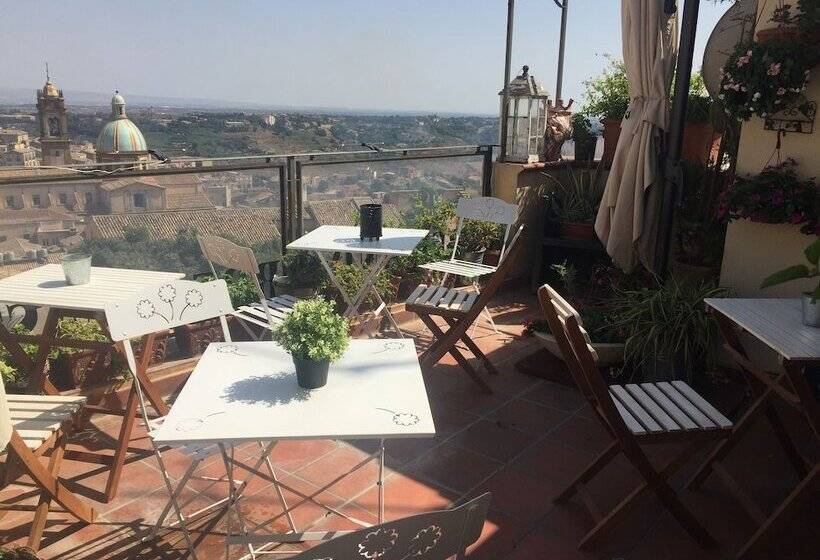 Номер Стандарт Вид на Город, Casa Tipica Siciliana Patronale Home Bedandbreakfast Tremetrisoprailcielo Camere Con Vista, Colazion