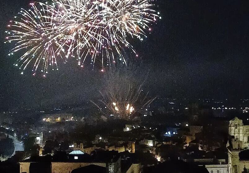 Номер Стандарт Вид на Город, Casa Tipica Siciliana Patronale Home Bedandbreakfast Tremetrisoprailcielo Camere Con Vista, Colazion