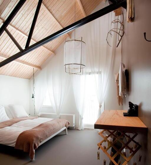 غرفة دور أخير, Design Hotel Modez