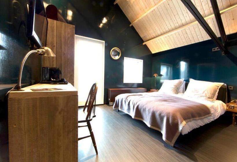 غرفة دور أخير, Design Hotel Modez