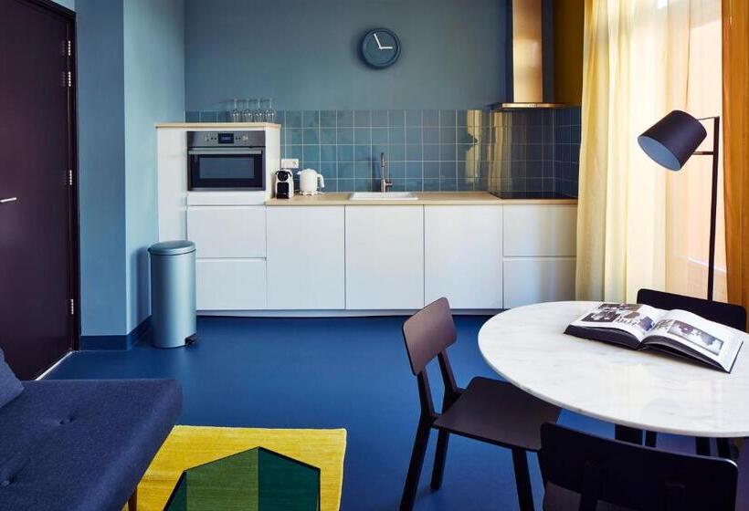 إستوديو قياسى, Design Hotel Modez