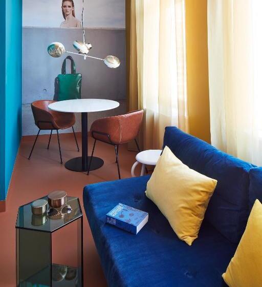إستوديو قياسى, Design Hotel Modez
