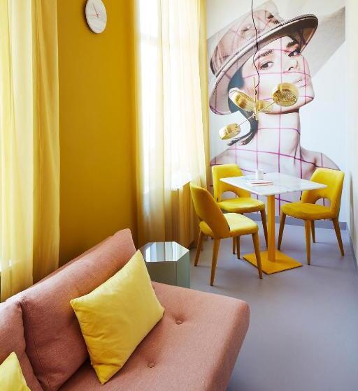 إستوديو قياسى, Design Hotel Modez