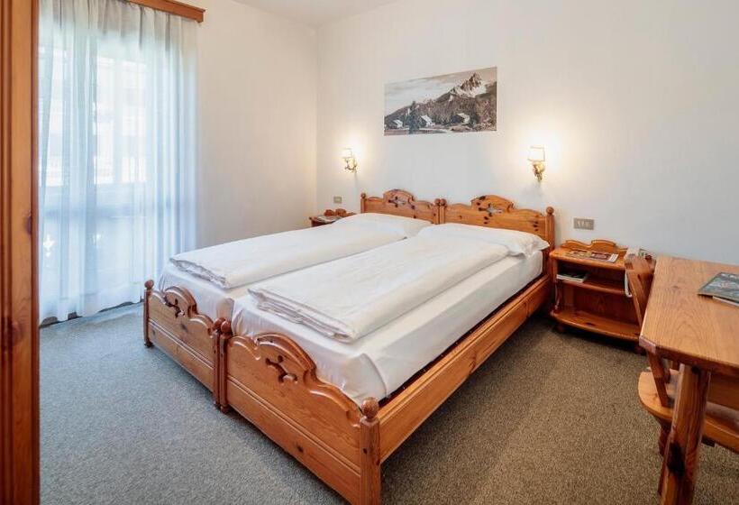 Номер Стандарт Трехместный, Al Larin