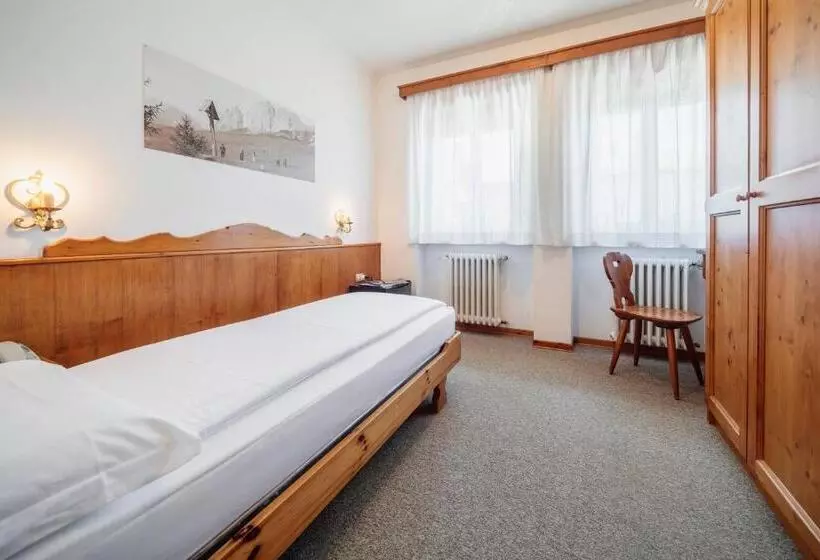 Standard Yhden Hengen Huone, Al Larin