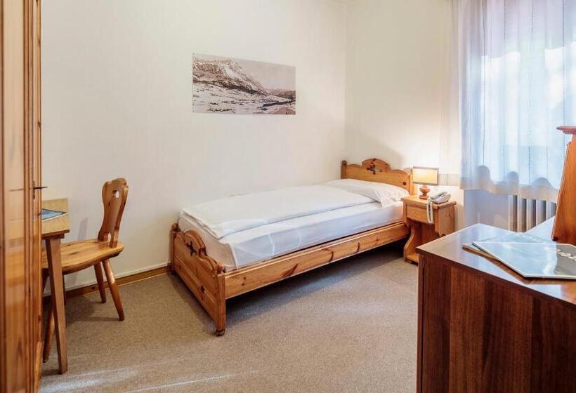 Номер Стандарт Индивидуальный, Al Larin