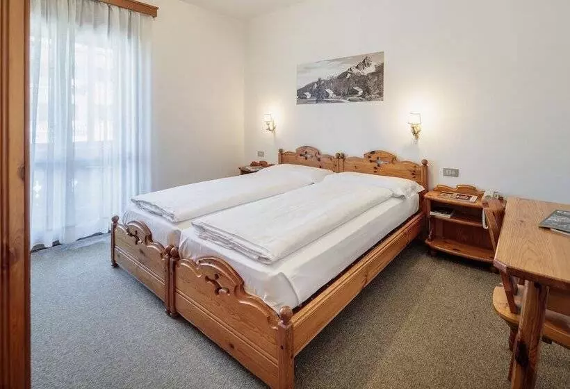 Standard Kolmen Hengen Huone, Al Larin