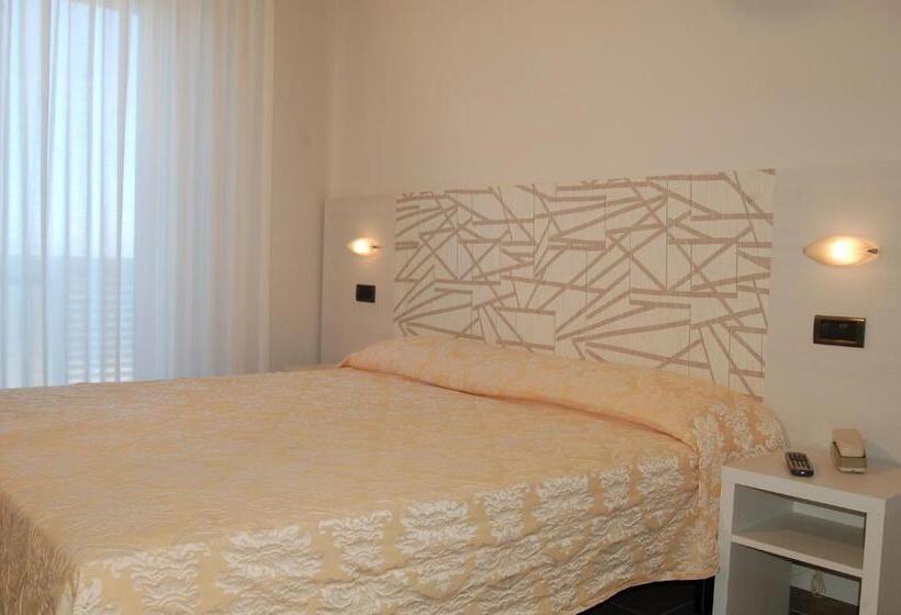 舒适三人间, Alba D'oro