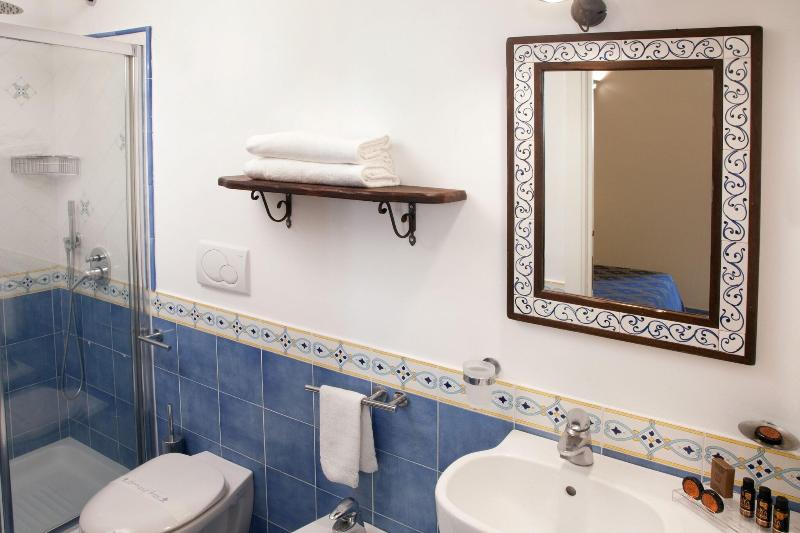 Полулюкс, Albergo L Antico Convitto