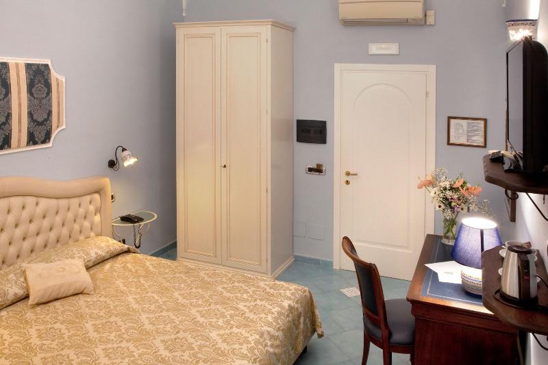 Полулюкс, Albergo L Antico Convitto