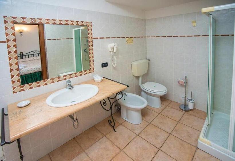 Номер Deluxe, Albergo Le Macinaie Monte Amiata