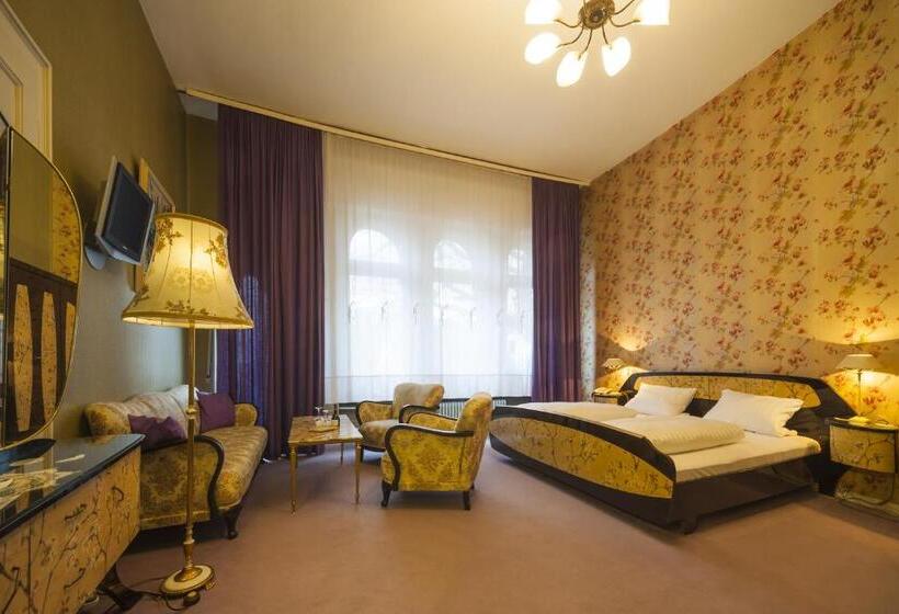 غرفة سوبيريور, Am Berg