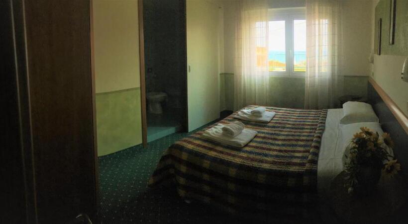 Четырехместный Номер Superior, Astoria