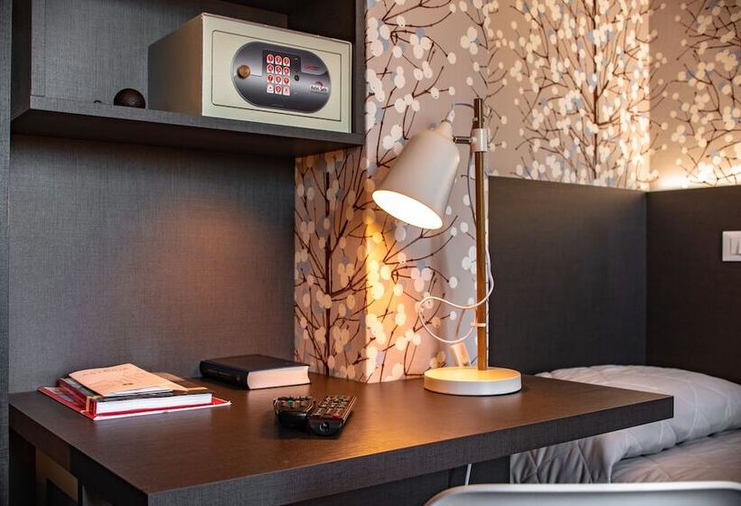 コンフォートルーム, Astoria