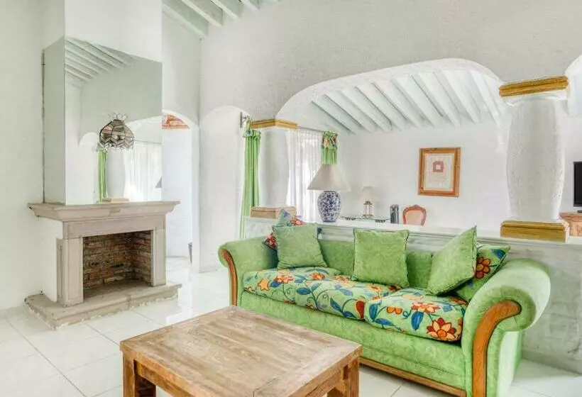 デラックスルーム, Capital O Gran Hotel Campestre