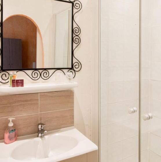 컴포트 트리플 룸, Cote Patio