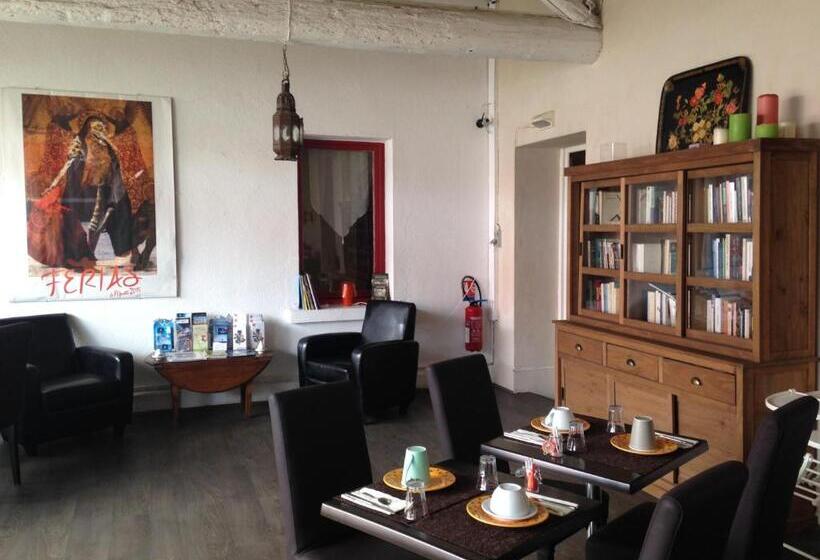 컴포트 룸, Cote Patio