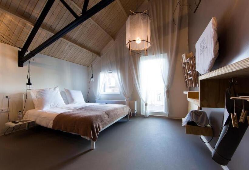 غرفة دور أخير, Design Hotel Modez