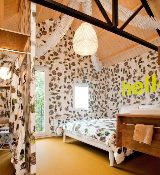 غرفة دور أخير, Design Hotel Modez